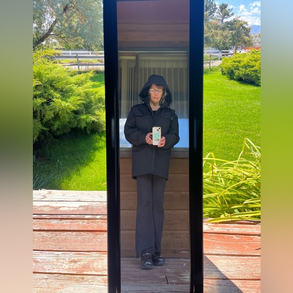 COPY - LEVI’S Sherpa lined mid-length black women’s hooded jacket. EUC - Picture 4 of 14